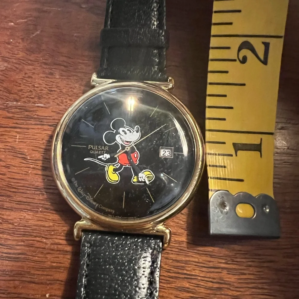 Vintage Pulsar Disney Mickey Mouse Date Watch